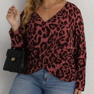 Plus Wideside Leopard Print Long Sleeve Blouse